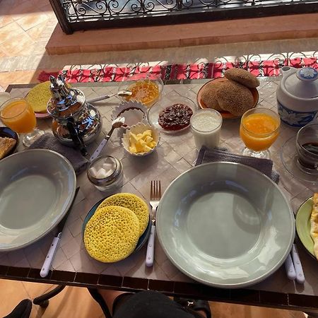 Riad Privatise Jusqu A 5 Personnes A 5 Minutes Place Jemma El Fna Loue Avec Menage Et Petit Dejeuner Compris Marrakesh Exterior foto