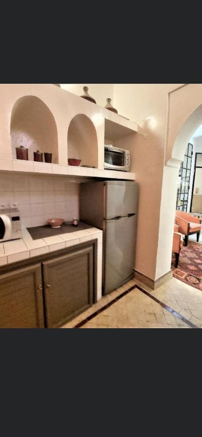Riad Privatise Jusqu A 5 Personnes A 5 Minutes Place Jemma El Fna Loue Avec Menage Et Petit Dejeuner Compris Marrakesh Exterior foto