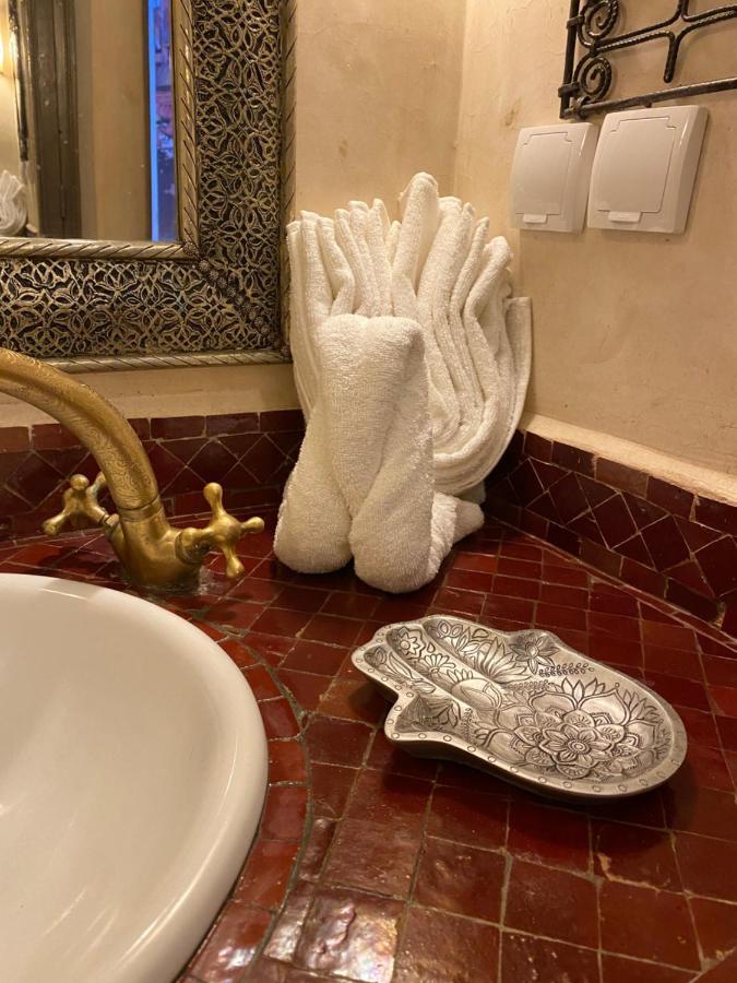 Riad Privatise Jusqu A 5 Personnes A 5 Minutes Place Jemma El Fna Loue Avec Menage Et Petit Dejeuner Compris Marrakesh Exterior foto